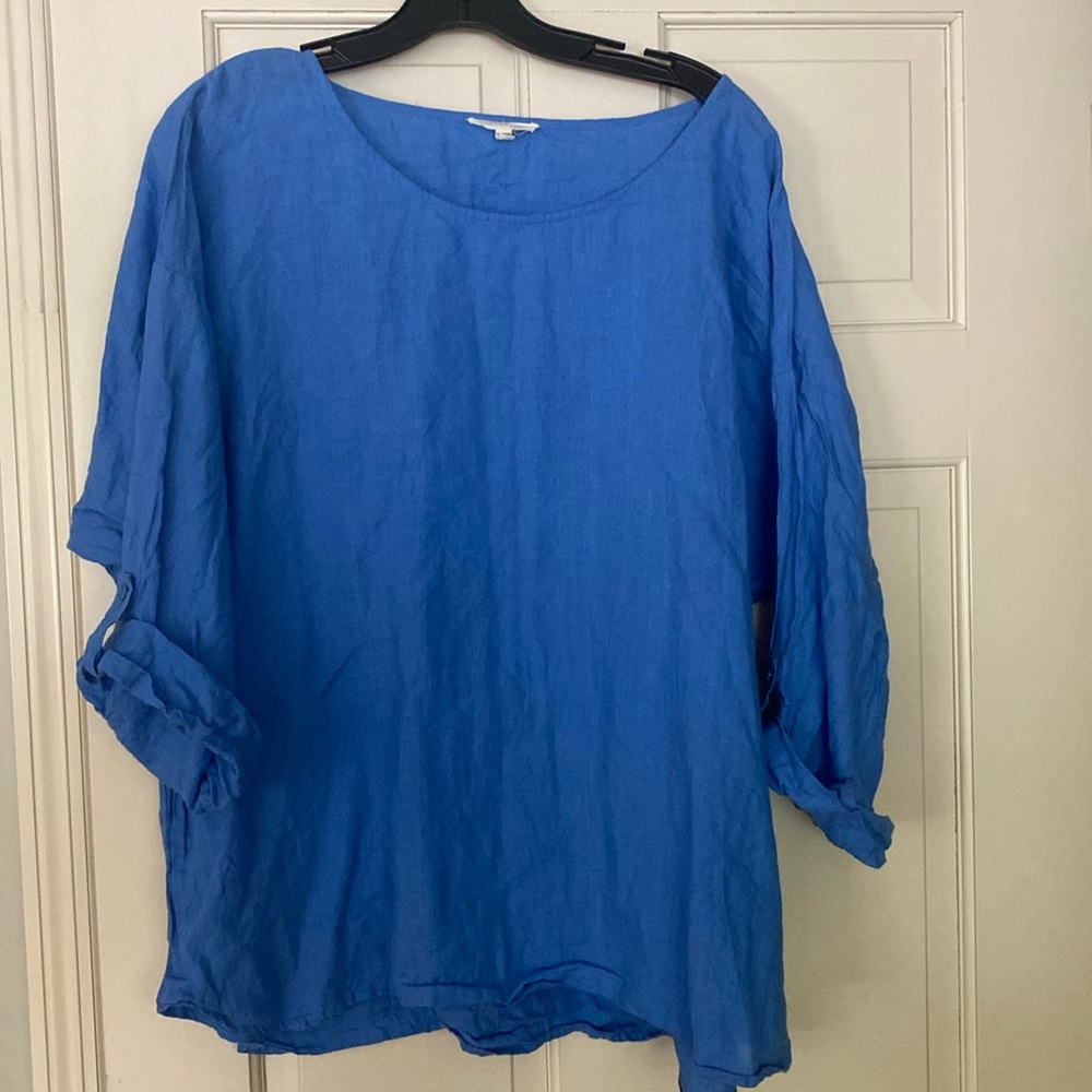 Eileen Fisher linen boxy top in lovely blue 💙🩵